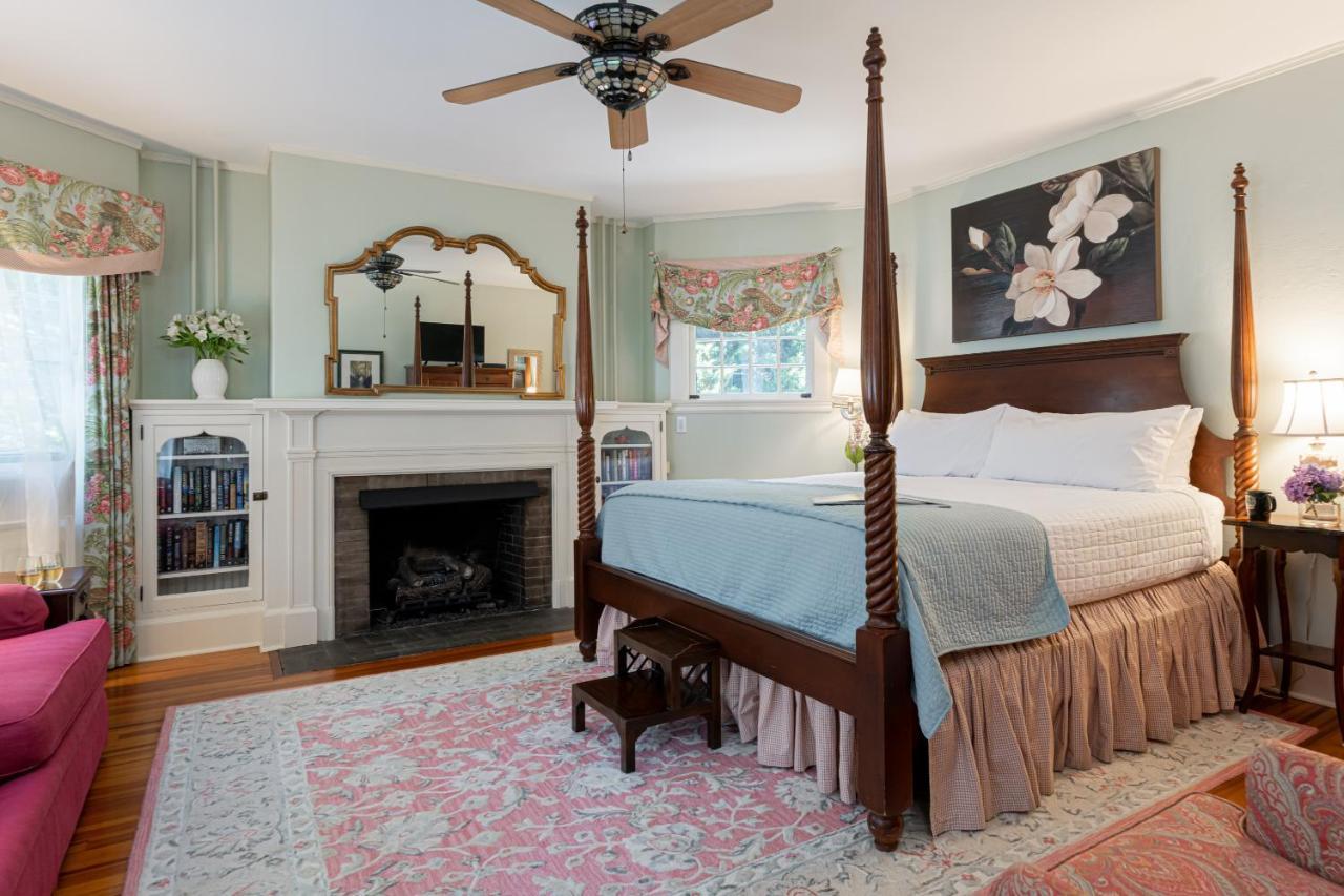 Pinecrest Bed & Breakfast Asheville Extérieur photo