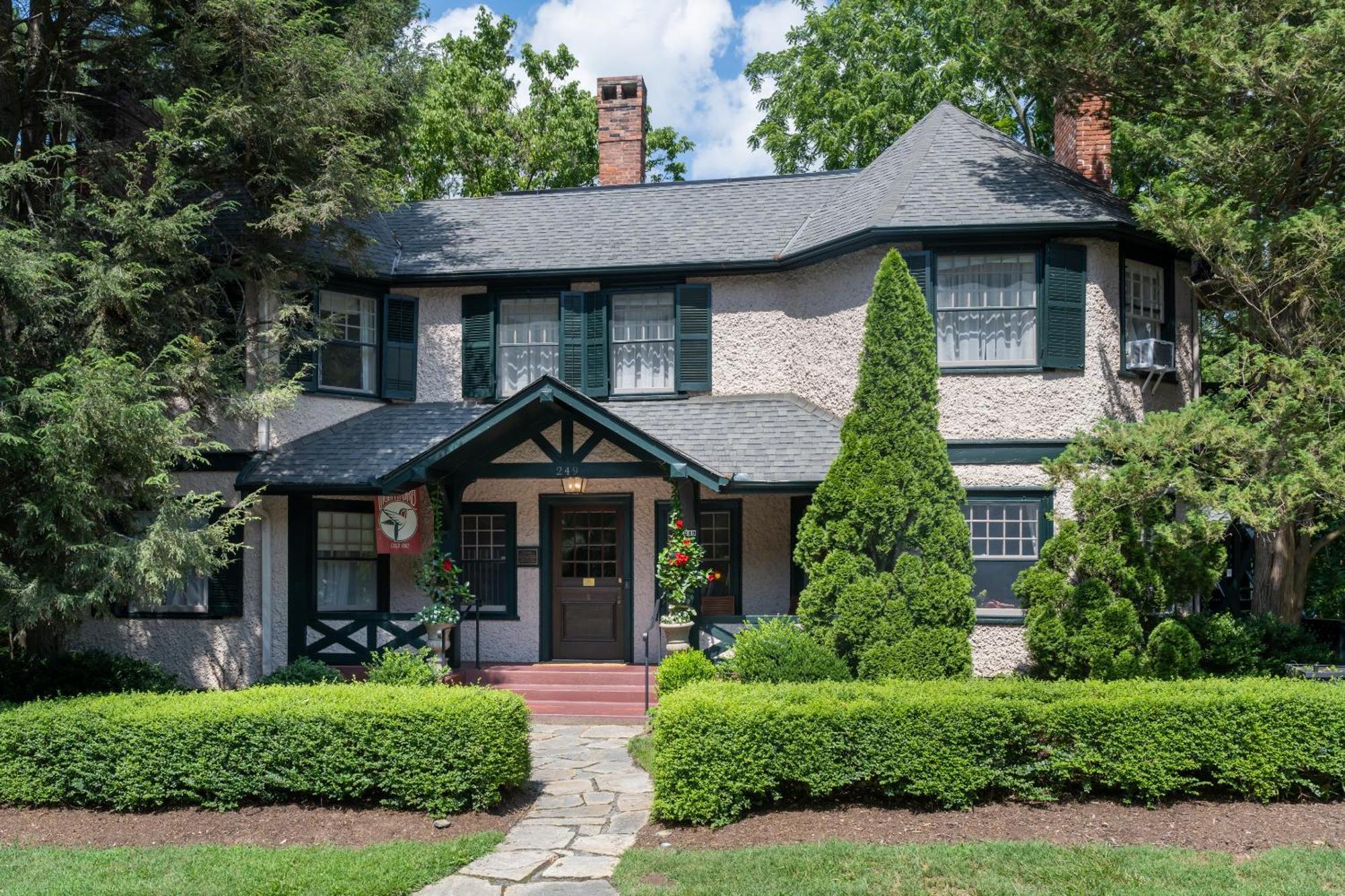 Pinecrest Bed & Breakfast Asheville Extérieur photo